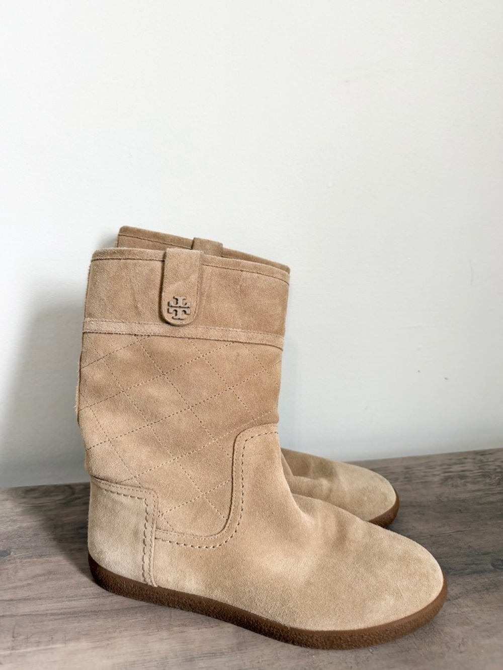 Tory Burch Logo Tan Alana Split Suede Shearling Lined Boot Women's - SIZE 8